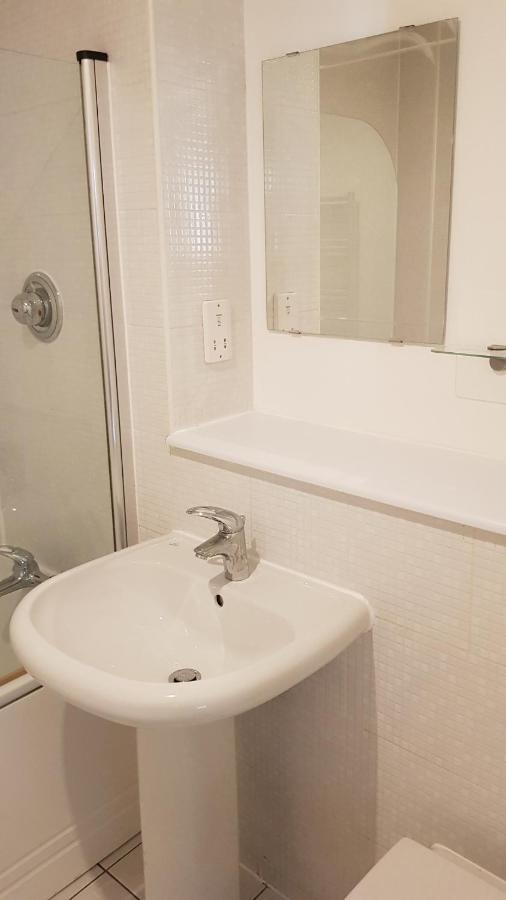 City Centre 1 Bed Apartment With Free On Site Parking With Cctv By Lets Relocations Birmingham Exteriör bild